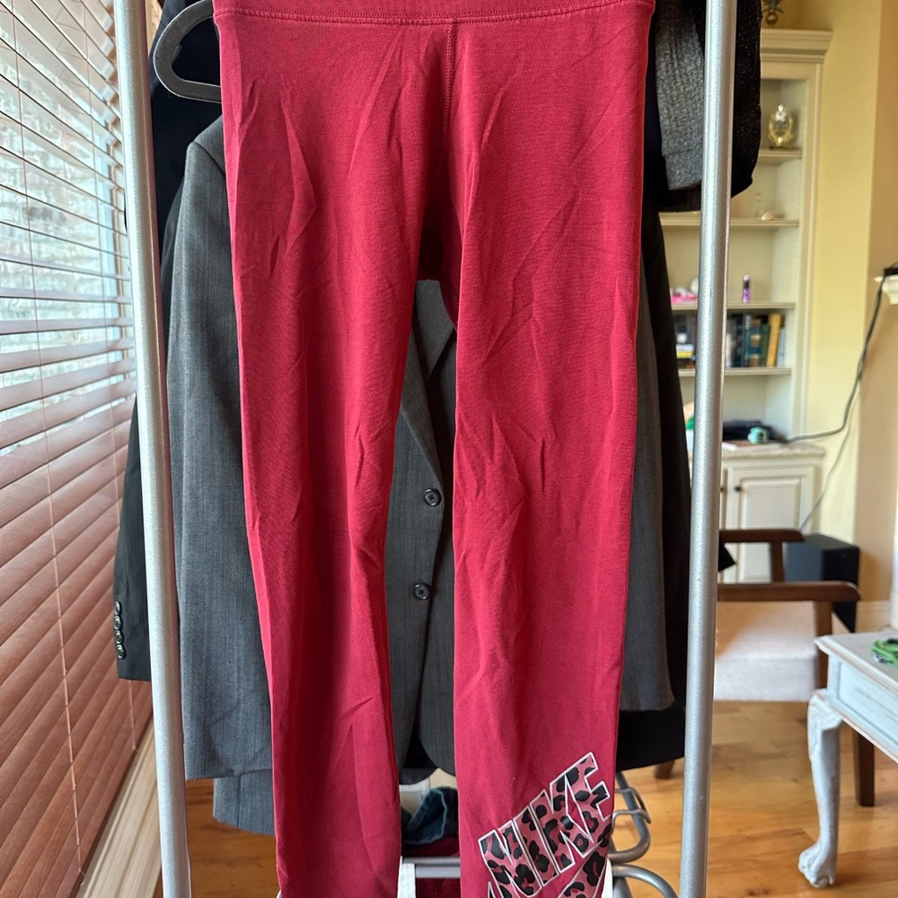 Nike Watermelon Pink Leggings Stretchy Cropped